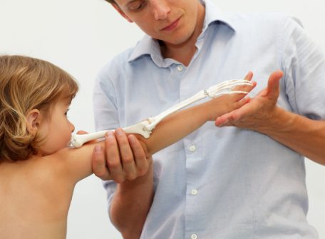 Children's Orthopedic Clinic | Pediatric Orthopedics | Hope AMC Dubai